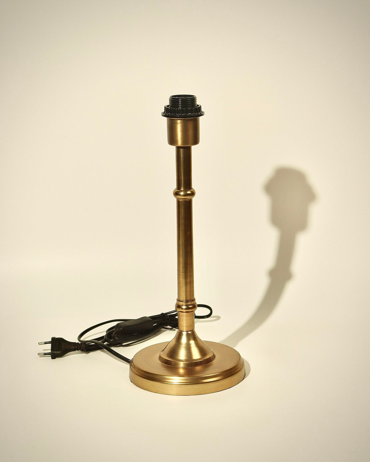 Minimalistic Cast Lamp